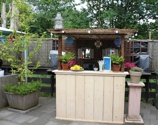 Loungeset en bar voor in de tuin Werkspot