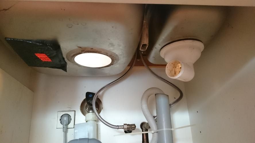 aansluiten afvoer spoelbak keuken Werkspot