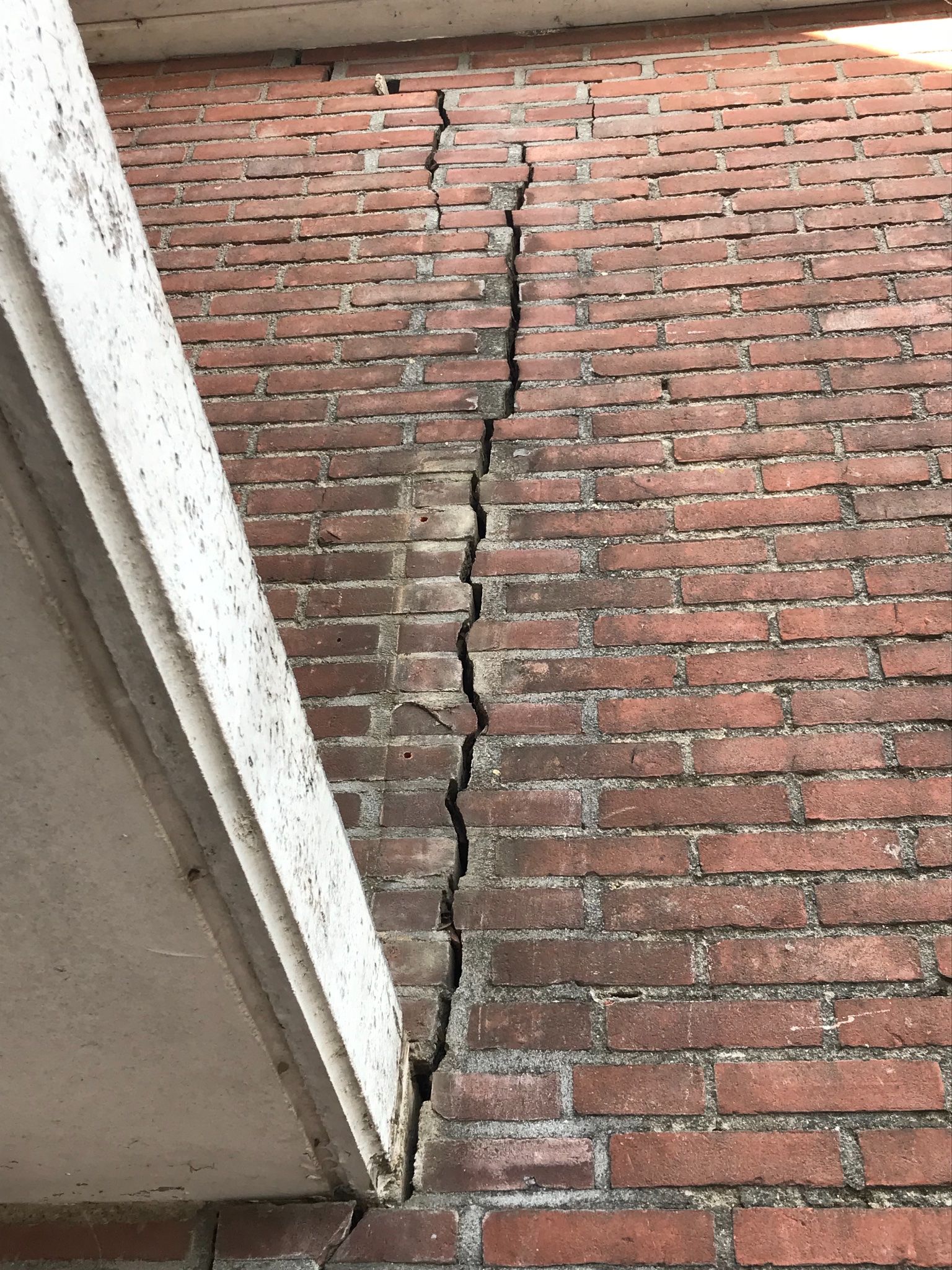 Repareren metselwerk scheur buiten muur Werkspot