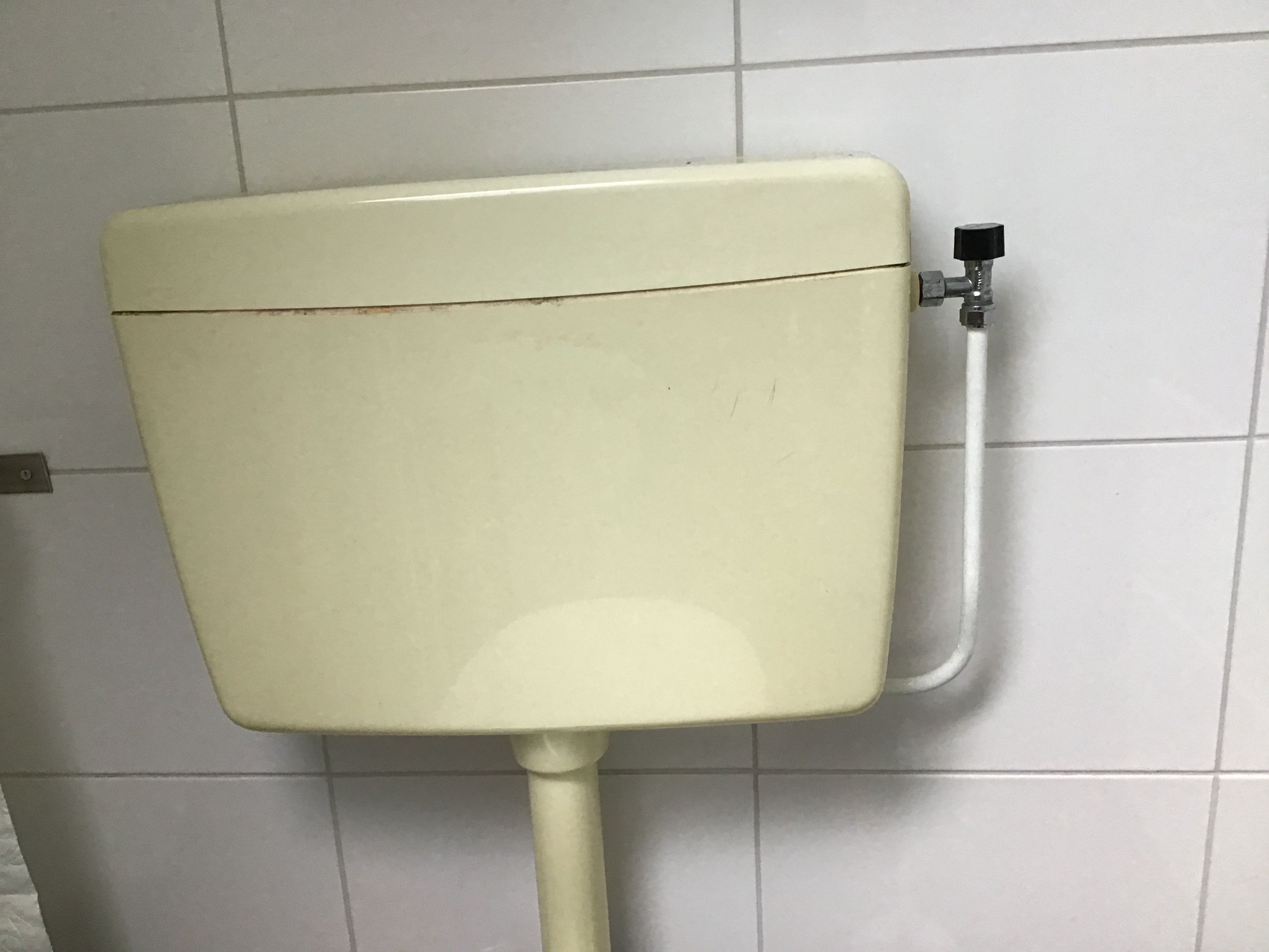 Toilet Repareren Stortbak Toilet Vervangen En Leiding Aanpassen Werkspot