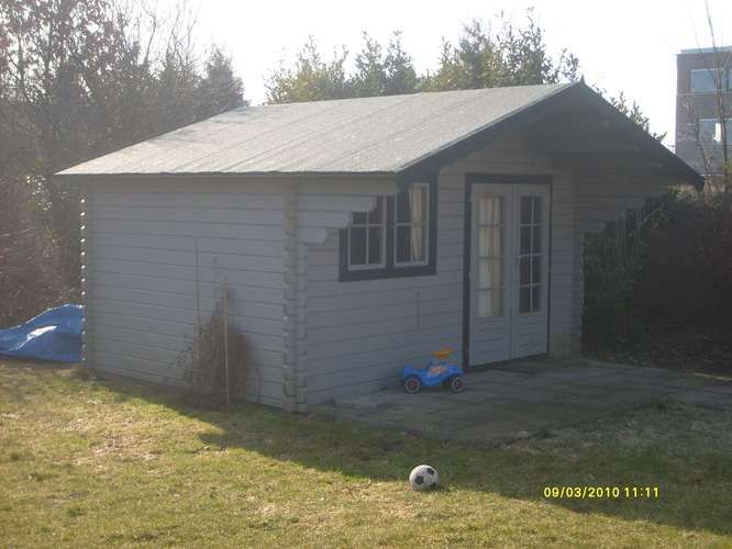 Lelystad Schilderen 2 houten tuinhuisjes/schuurtjes Werkspot