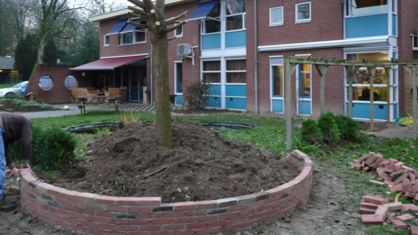 Metselen ronde muur in tuin Werkspot