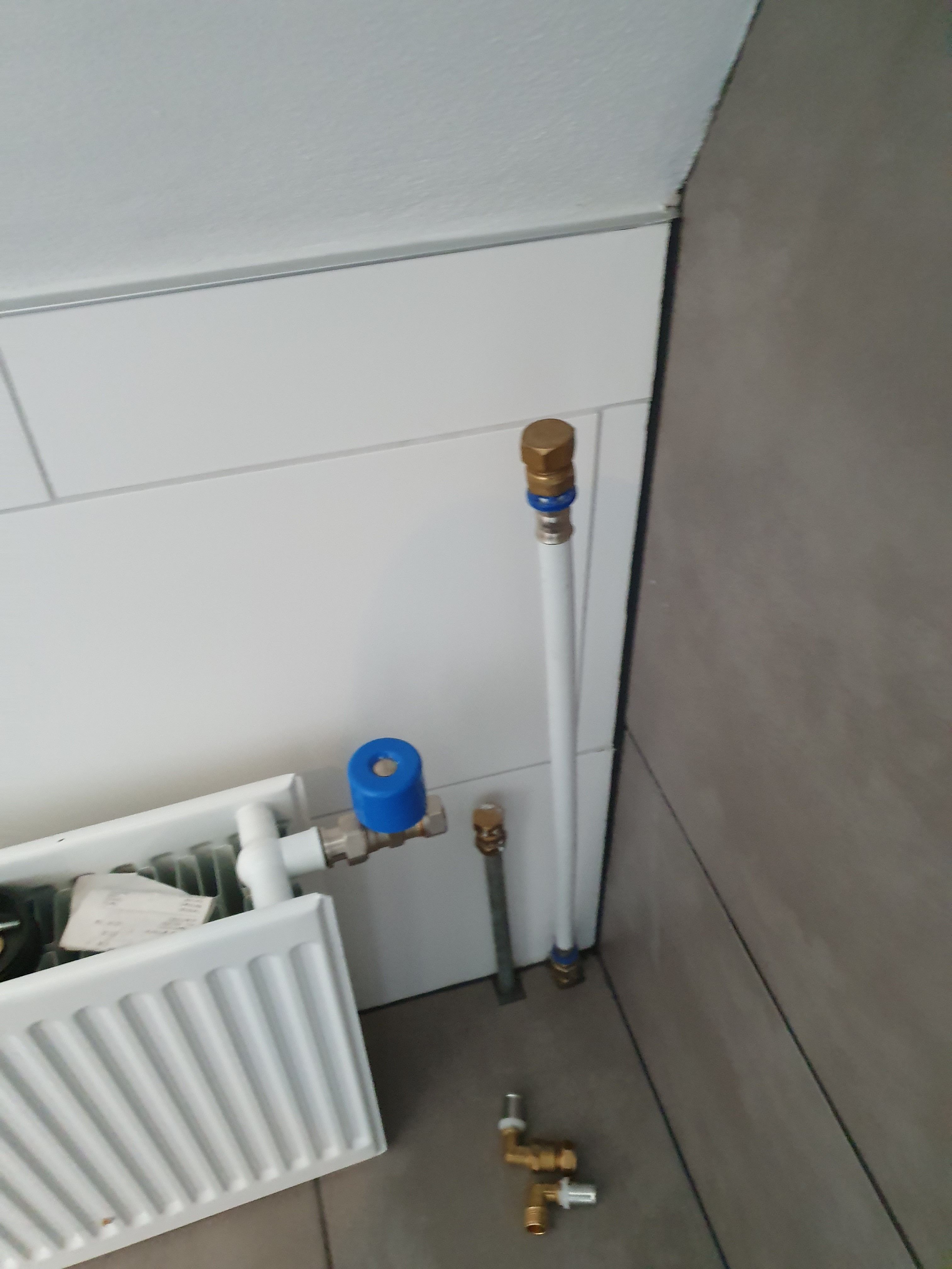 Radiatioren Plaatsen Of Vervangen: 1 Radiator; Nieuwe Radiatoren Pl ...