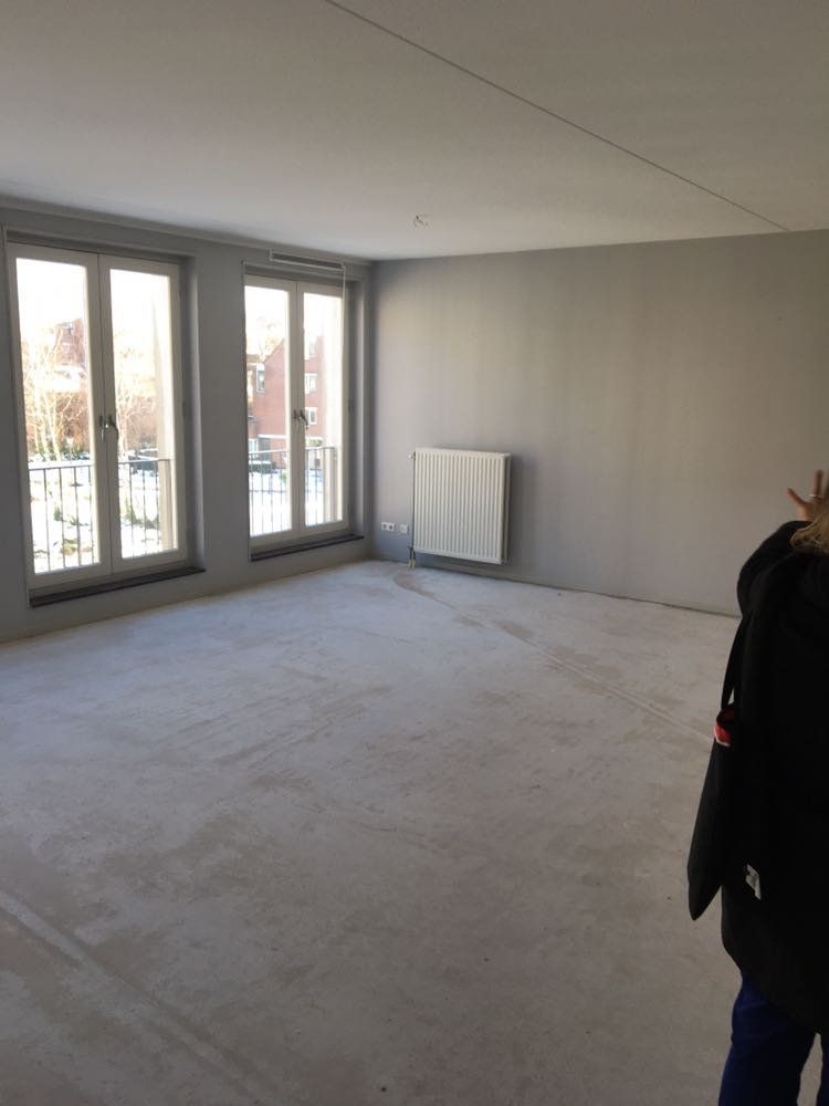 Stucwerk alle muren in huis+ plafond witte Werkspot