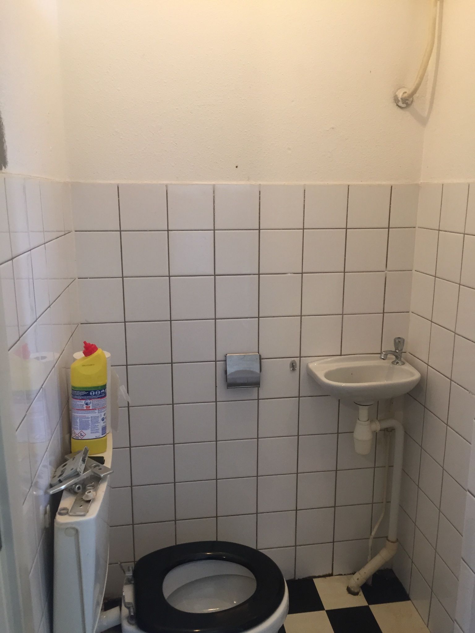 Voord Badkamer en toilet plaktegels plaatsen Werkspot