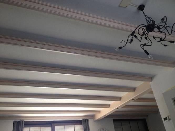 Plafond balken verven Werkspot