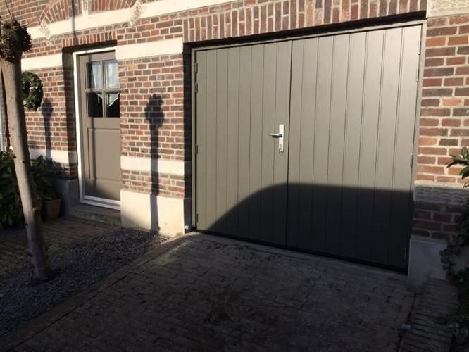 Dubbele garagedeur plaatsen Werkspot