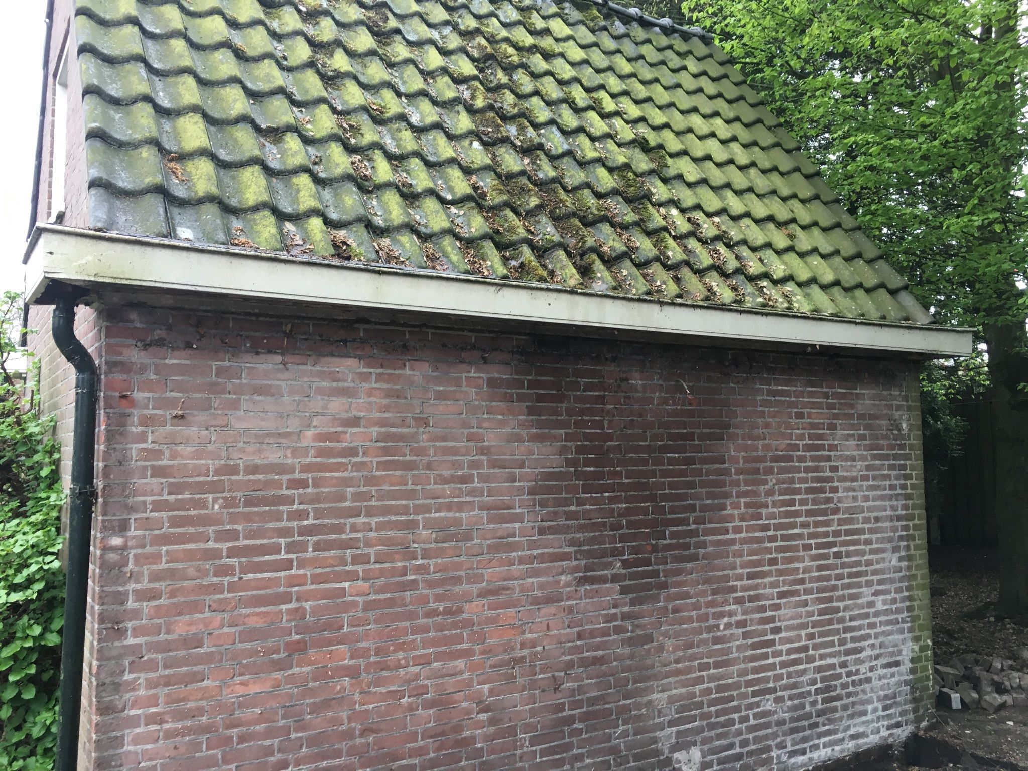 Restauratie houten boei plus plaatsen zinken goot Werkspot