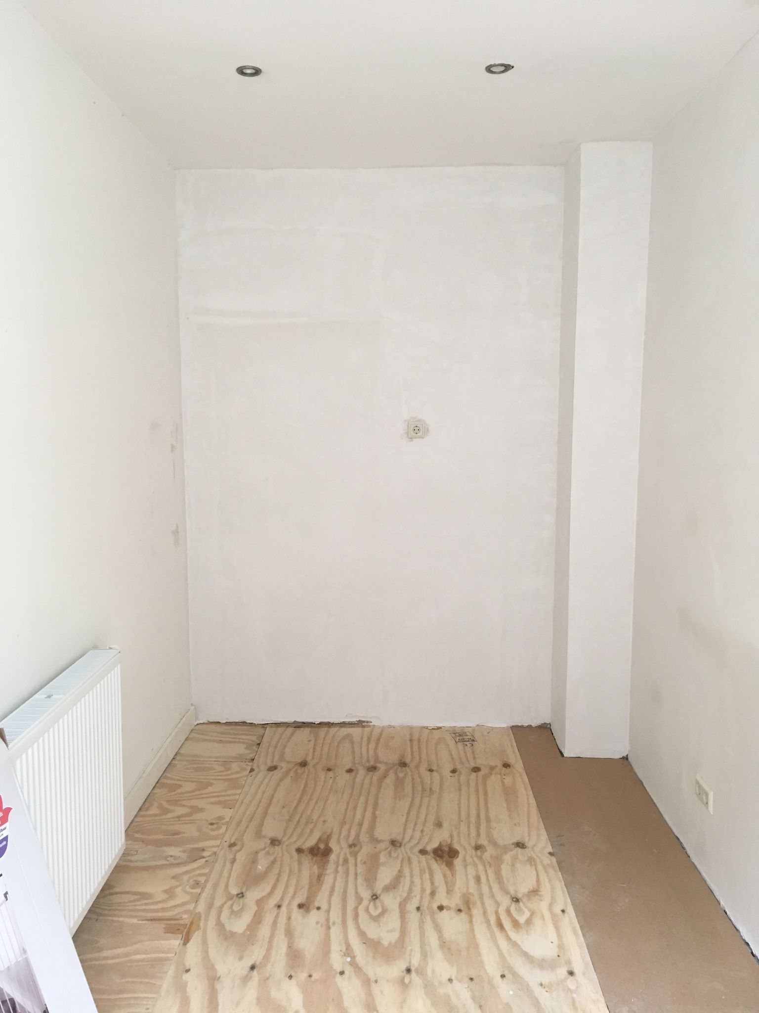 Kamer witten/ sauzen (45m2 muur + 9m2 plafond) Werkspot