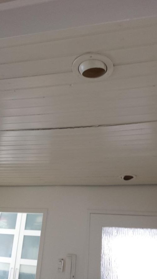 Houten schrootjes plafond schilderen Werkspot