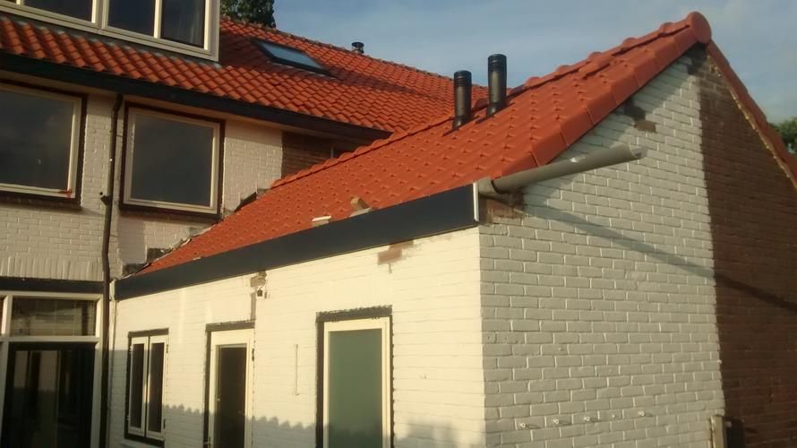 4 lateien plaatsen + muur kalkzandsteen repareren Werkspot