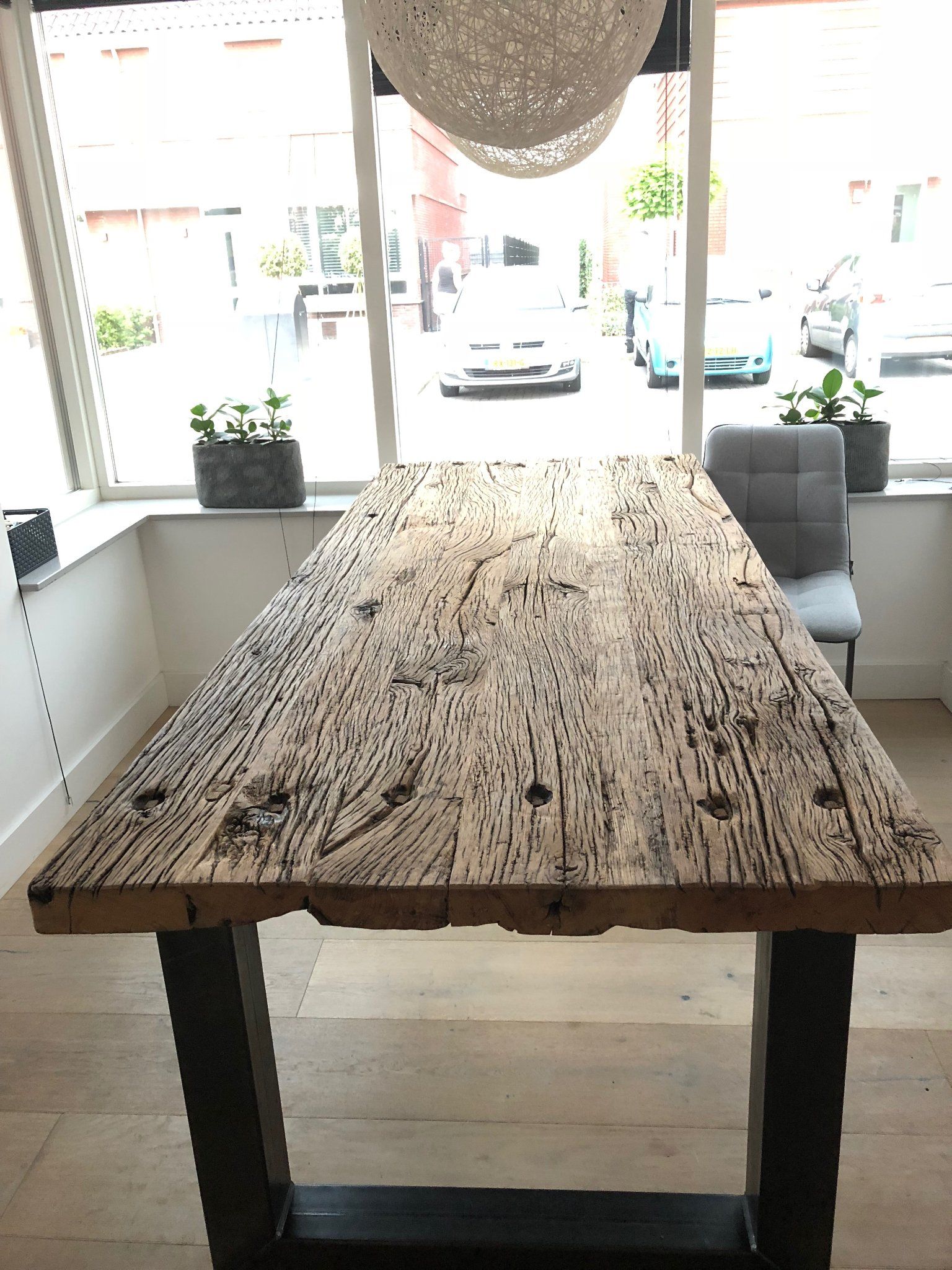 Eikenhouten tafel behandelen met epoxyhars Werkspot