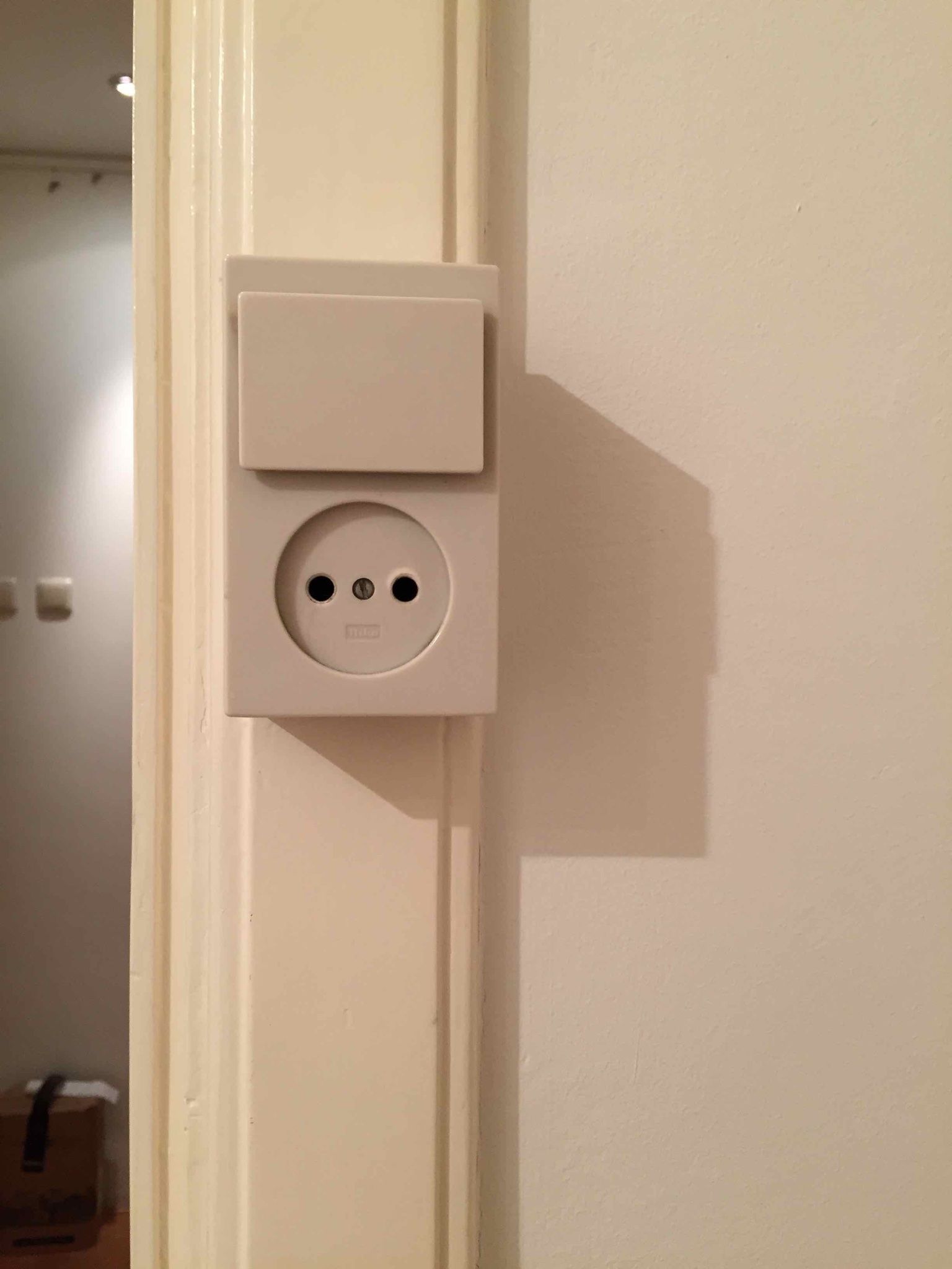 Stopcontact met schakelaar vervangen door stopcontact met dimmer