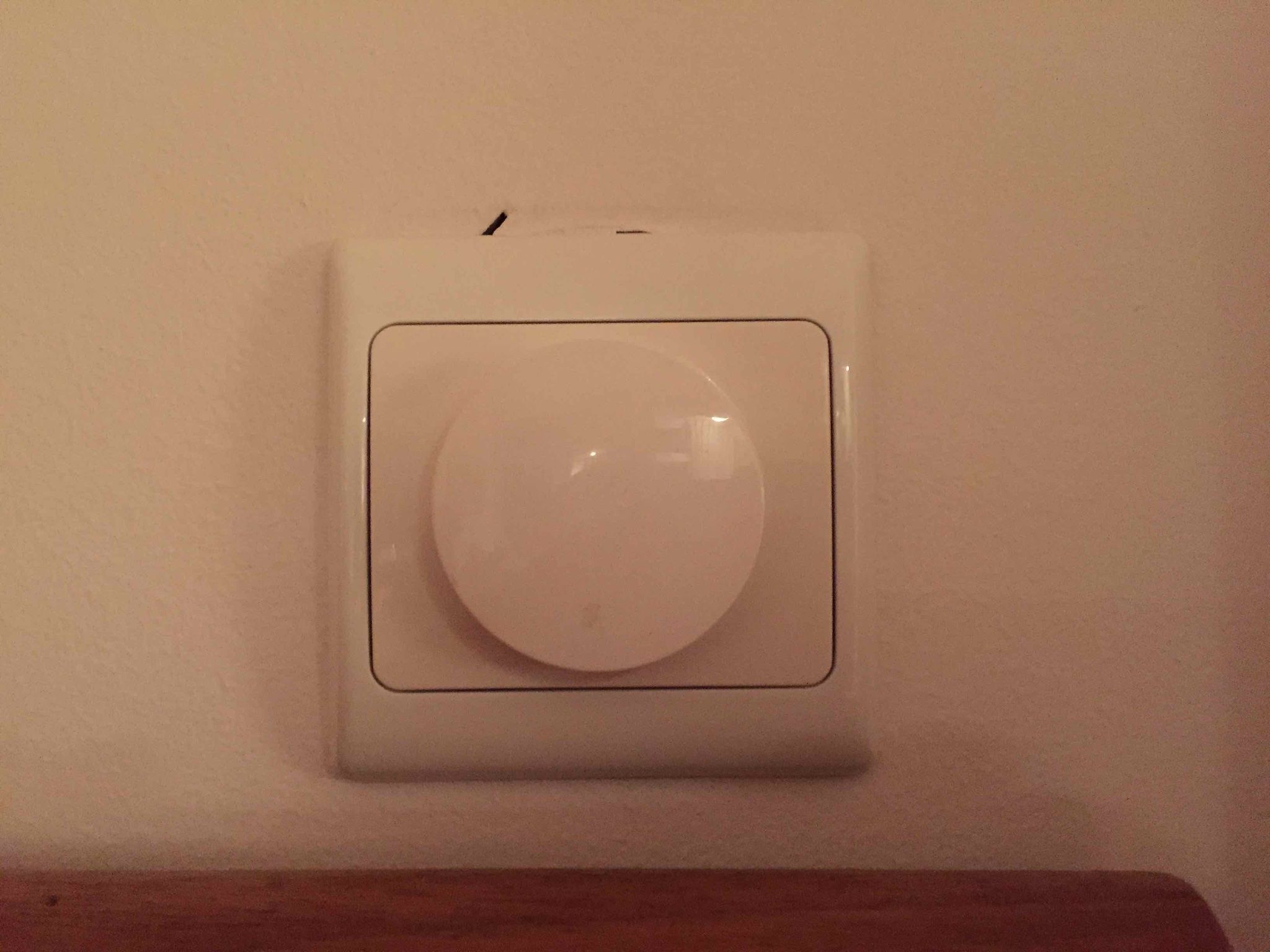 Stopcontact met schakelaar vervangen door stopcontact met dimmer