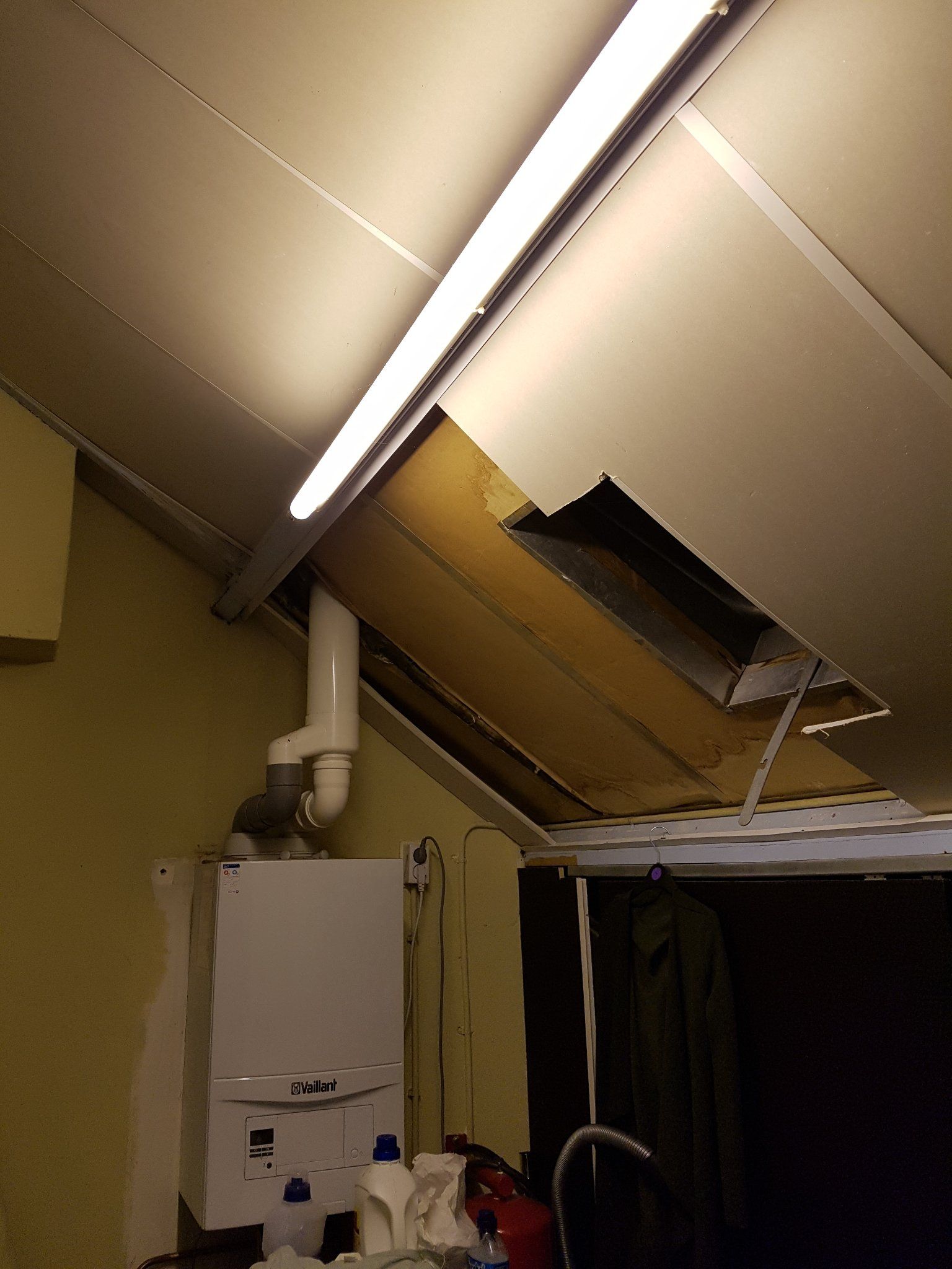 Waterschade Plafond En Muur Herstellen - Werkspot