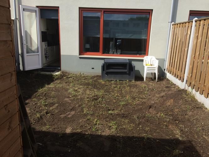 Bestraten/ betegelen/ aanleggen complete tuin 6m bij 8m Werkspot