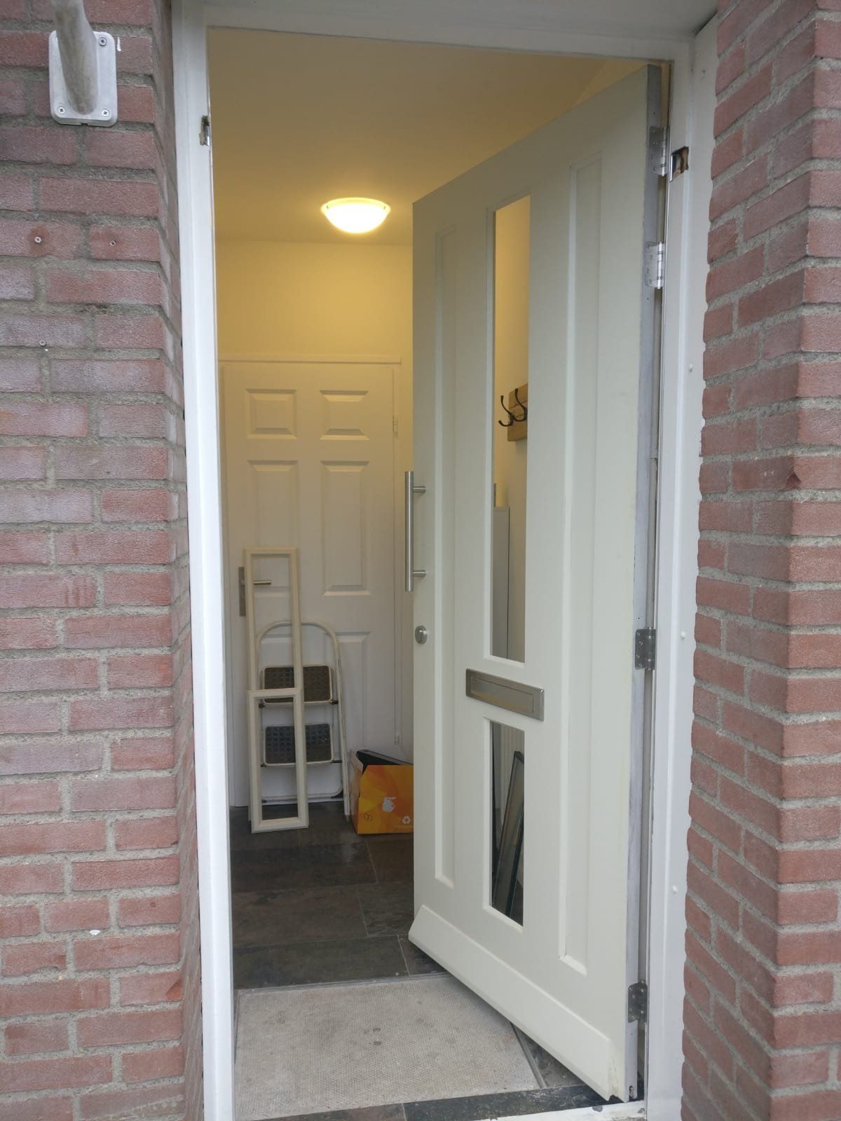 Signaal Uithoudingsvermogen Overdreven Voordeur + deurposten verven - Werkspot