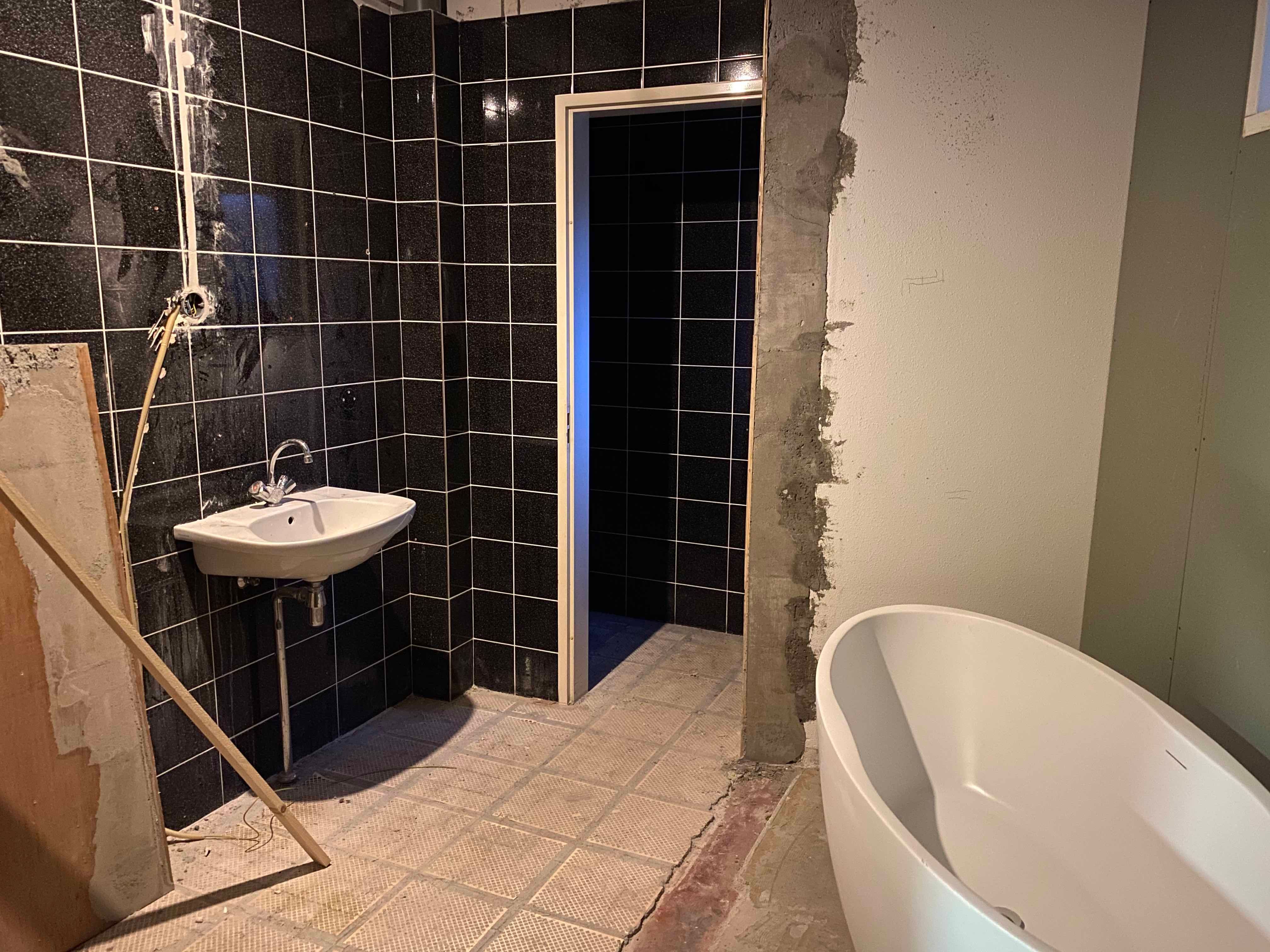 Tegels zetten 66 m2; Muur, Vloer; Badkamer, Toilet Werkspot