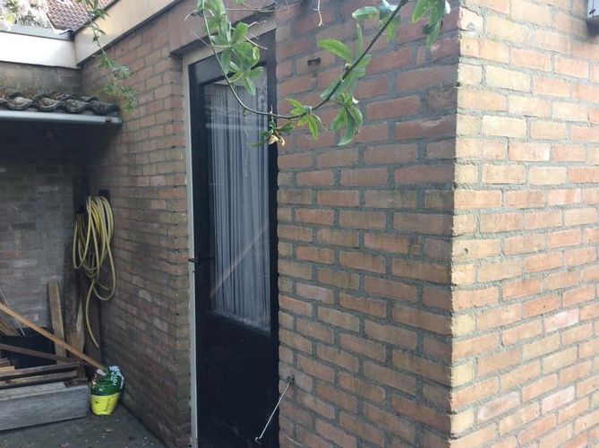 Afbreken/slopen Stenen Aanbouw (berging) + Vloer Aan Garage. Aanbou ...