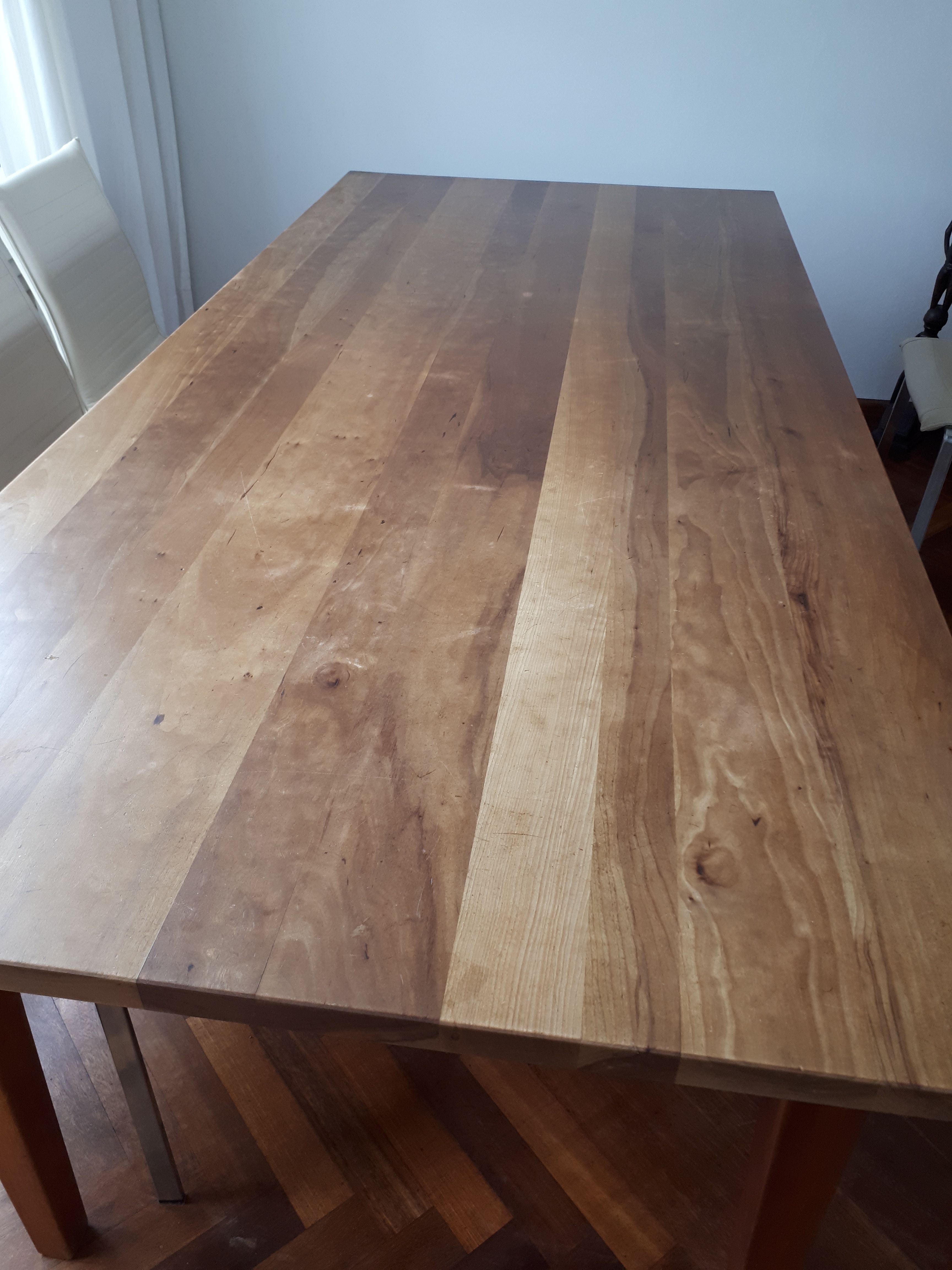 Kersenhouten tafel opknappen Werkspot