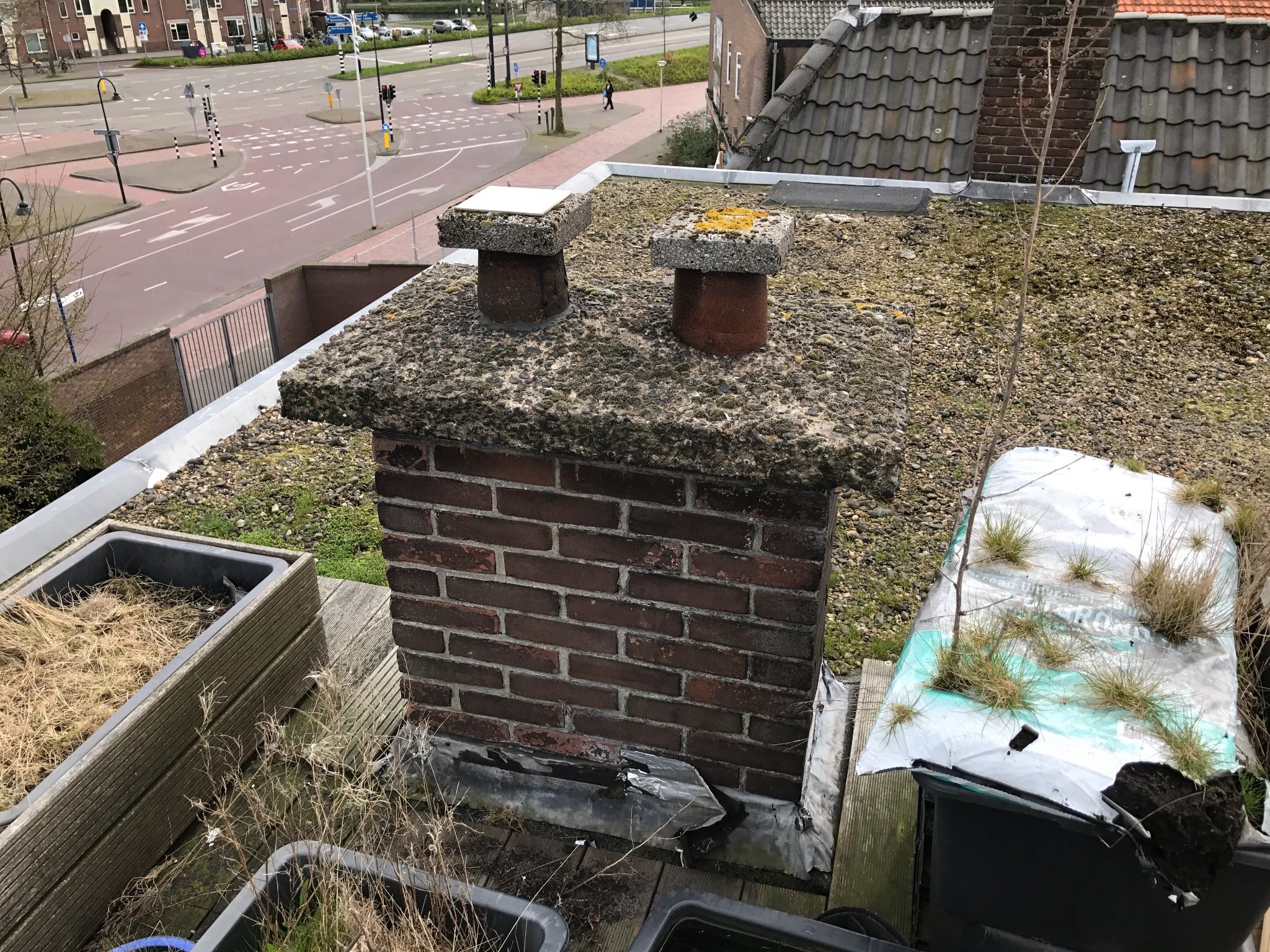 Voegen buitenmuur repareren en loodwerk vervangen Werkspot