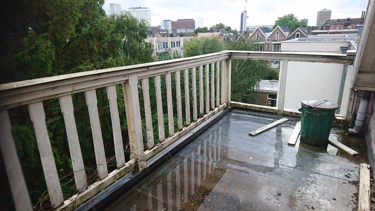 Balkon balustrade vernieuwen, zinken vloer nakijken en bedekken Werkspot